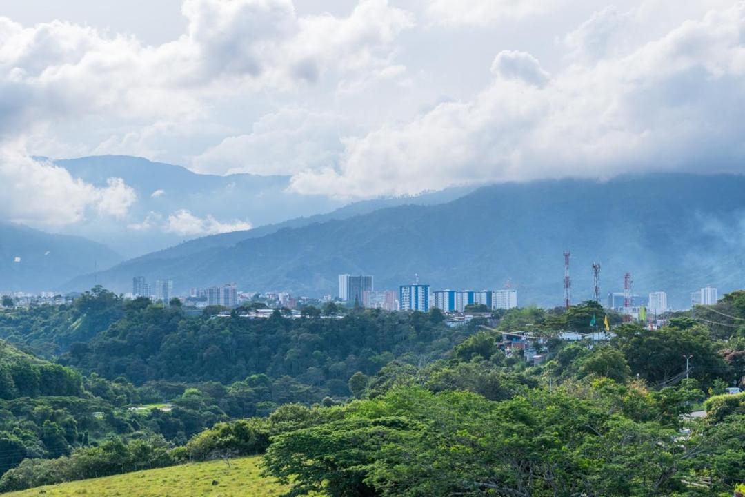 Hermoso Y Amplio Apartamento Cerca Del Parque Deportivo Ibagué Екстериор снимка